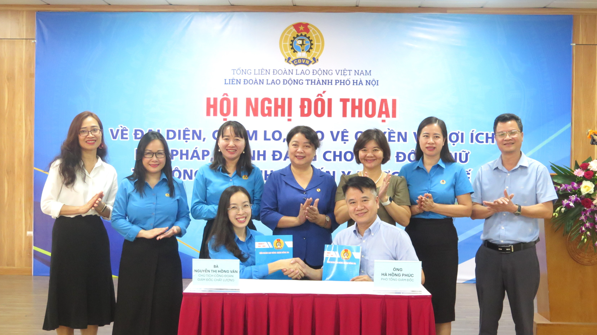 Đối thoại điểm với người lao động: thông qua 5 phúc lợi cho lao động nữ