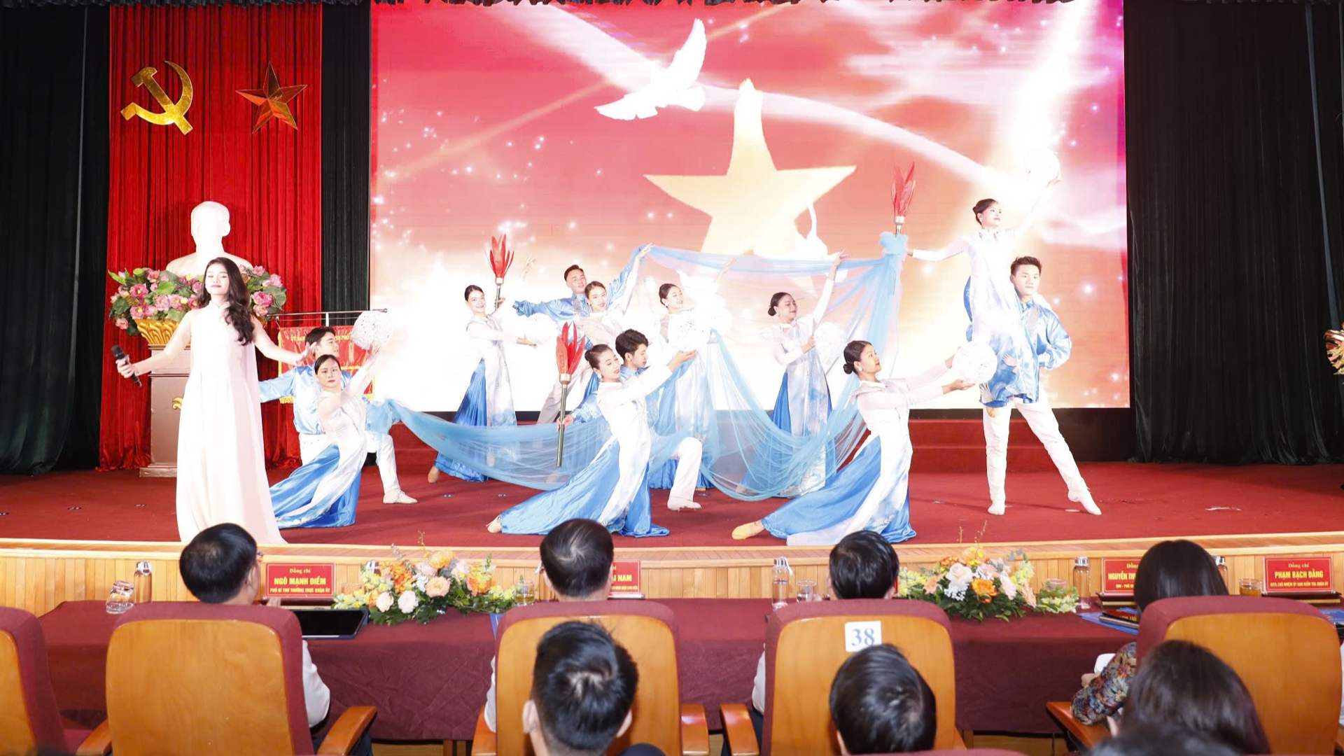 Long Biên biểu dương 103 gương “Người tốt, việc tốt” cấp thành phố và cấp quận